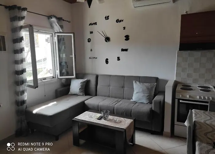 Aglaia House Semesterbostad *